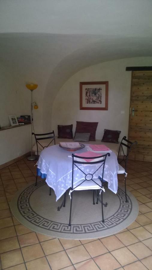 Les Griottes Bed & Breakfast Charols Ngoại thất bức ảnh